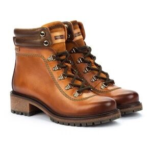 Pikolinos Aspe Lace up boots in color brandy Size 9